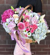 Композиция солнечный день в Большом Солдатском Цветочная композиция из Розы, Хризантемы, Пионы и Лизиантусы в корзине в Большом Солдатском