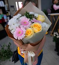 Букет цветов из:  Герберы, Розы и Хризантемы в Большом Солдатском